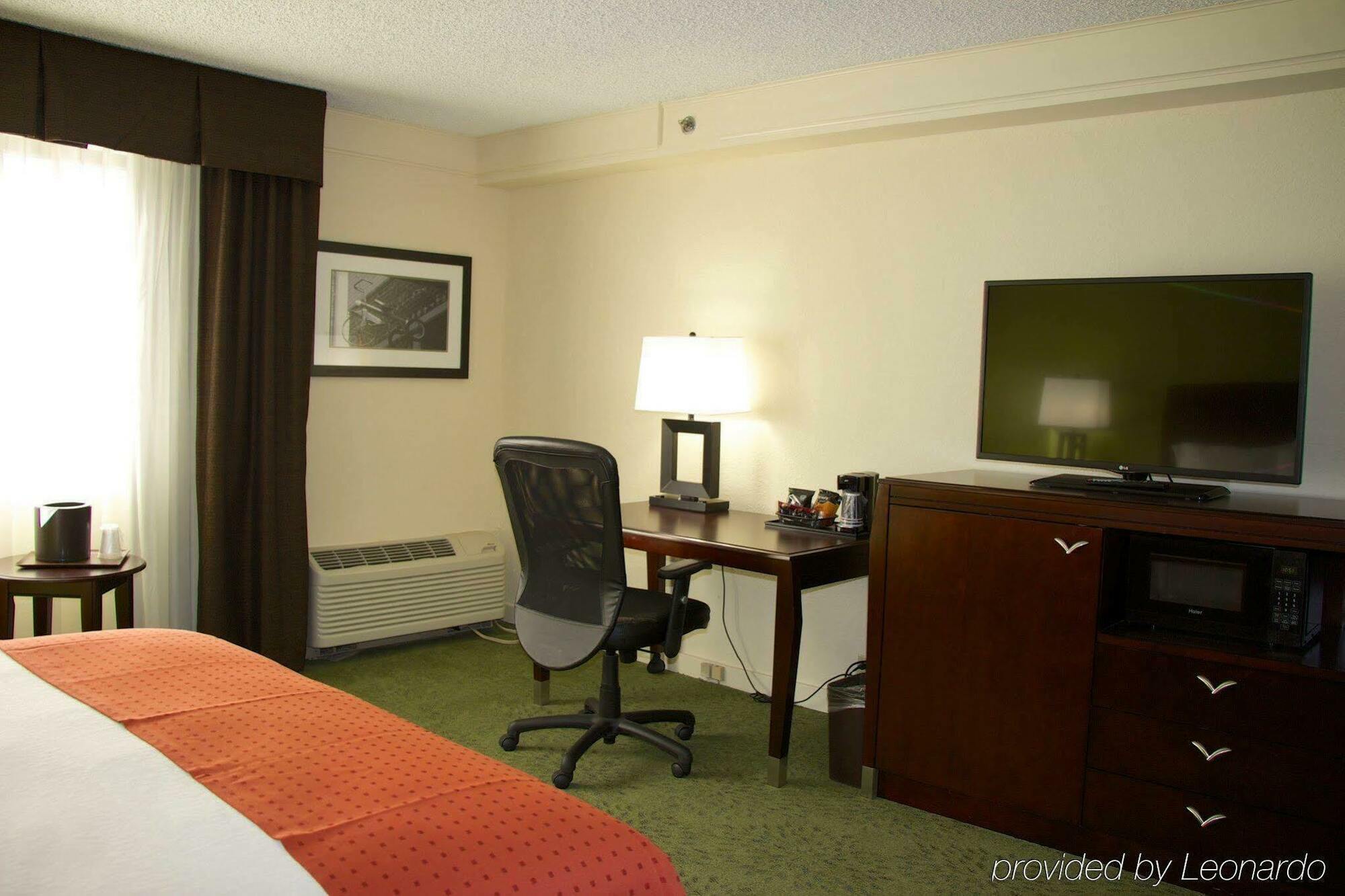 Holiday Inn Athens - University Area Екстер'єр фото